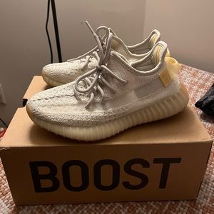 Yeezy Boost 350 V2